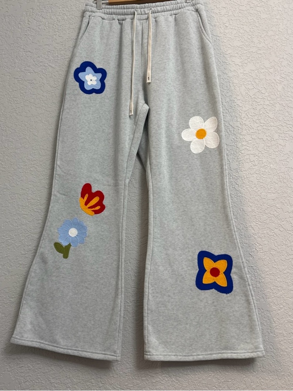 Unisex Light Gray XL Embroidered Floral And Butterfly Patch Flare Sweatpants